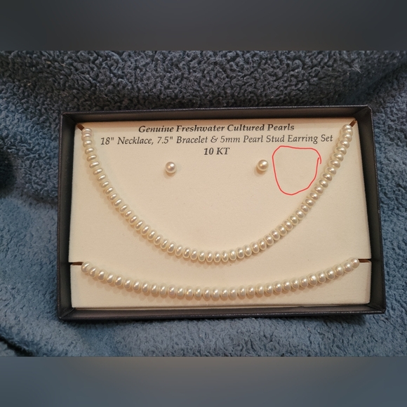 Pearl Jewelry Set - Picture 4 of 4